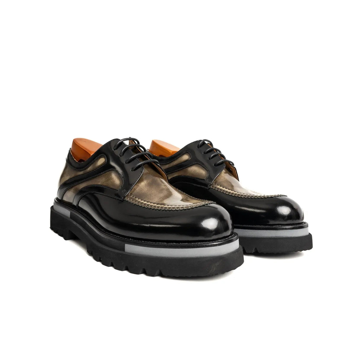 Antique Gold Polished Moc-Toe Lug Derby Divinch