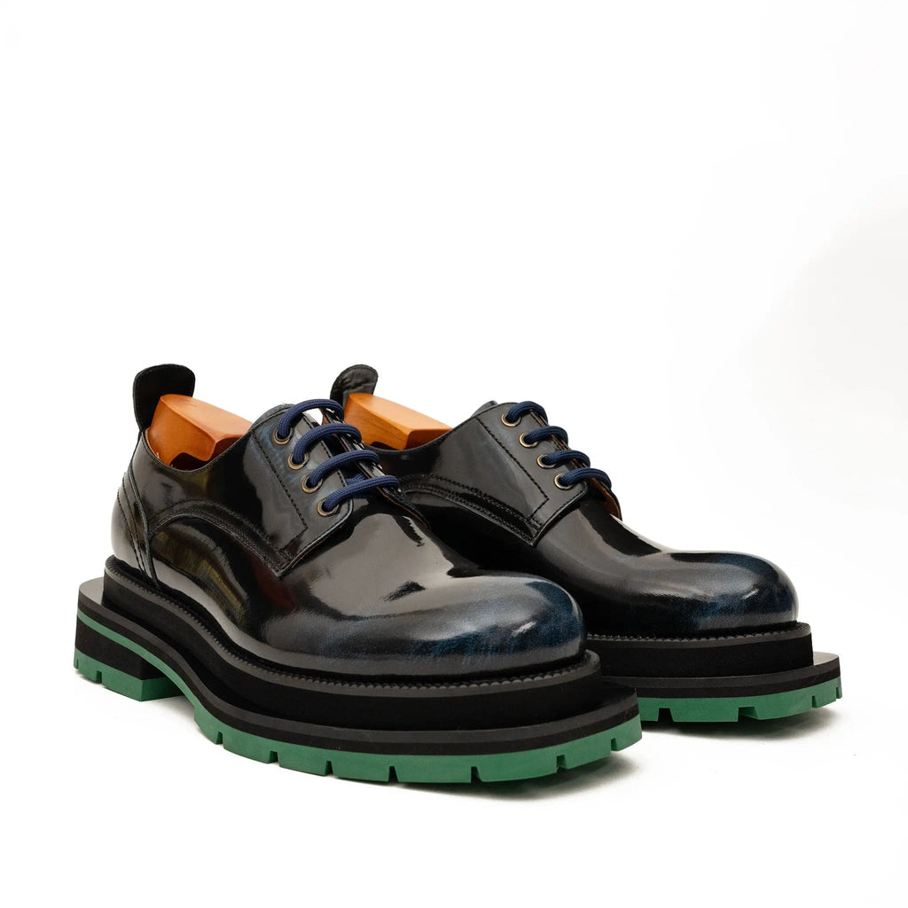 DIVINCH 8222KC-L black patent derby shoes pair front three-quarter view