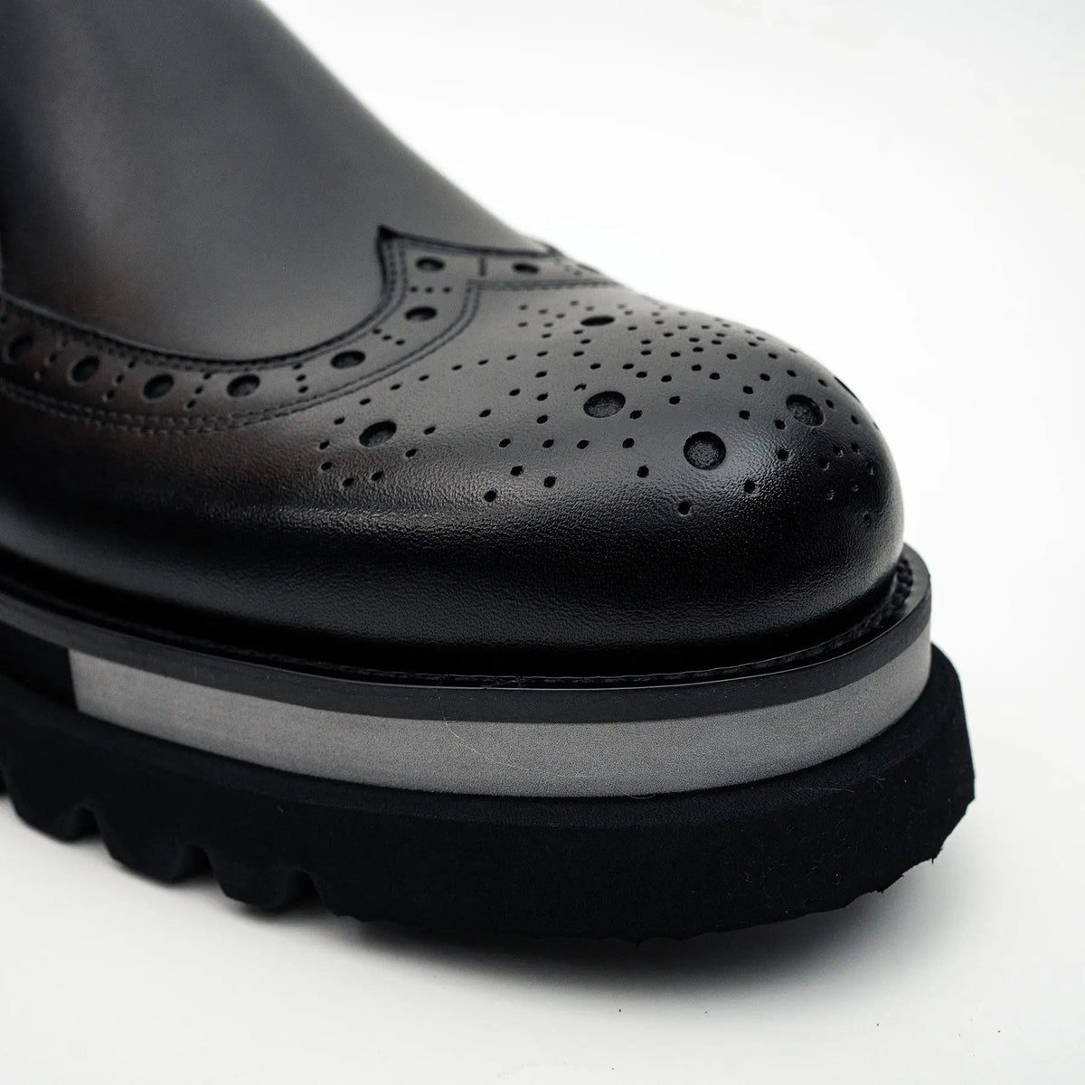Black Brogue Lug-Sole Loafer DIVINCH