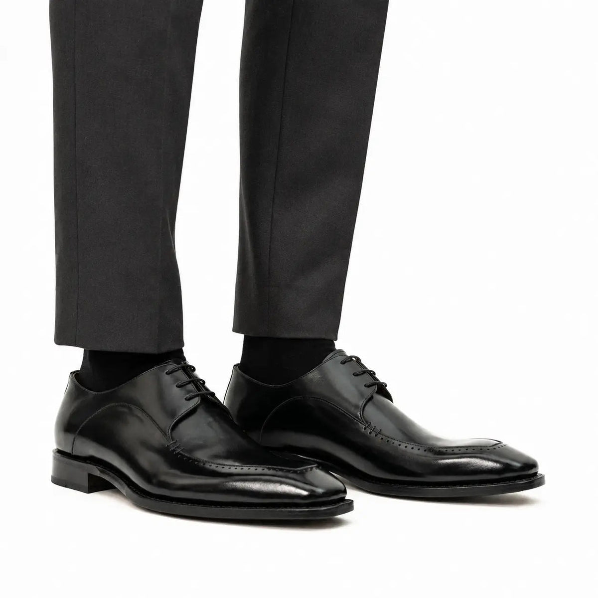 Black Chiseled Goodyear Oxford Shoe DIVINCH