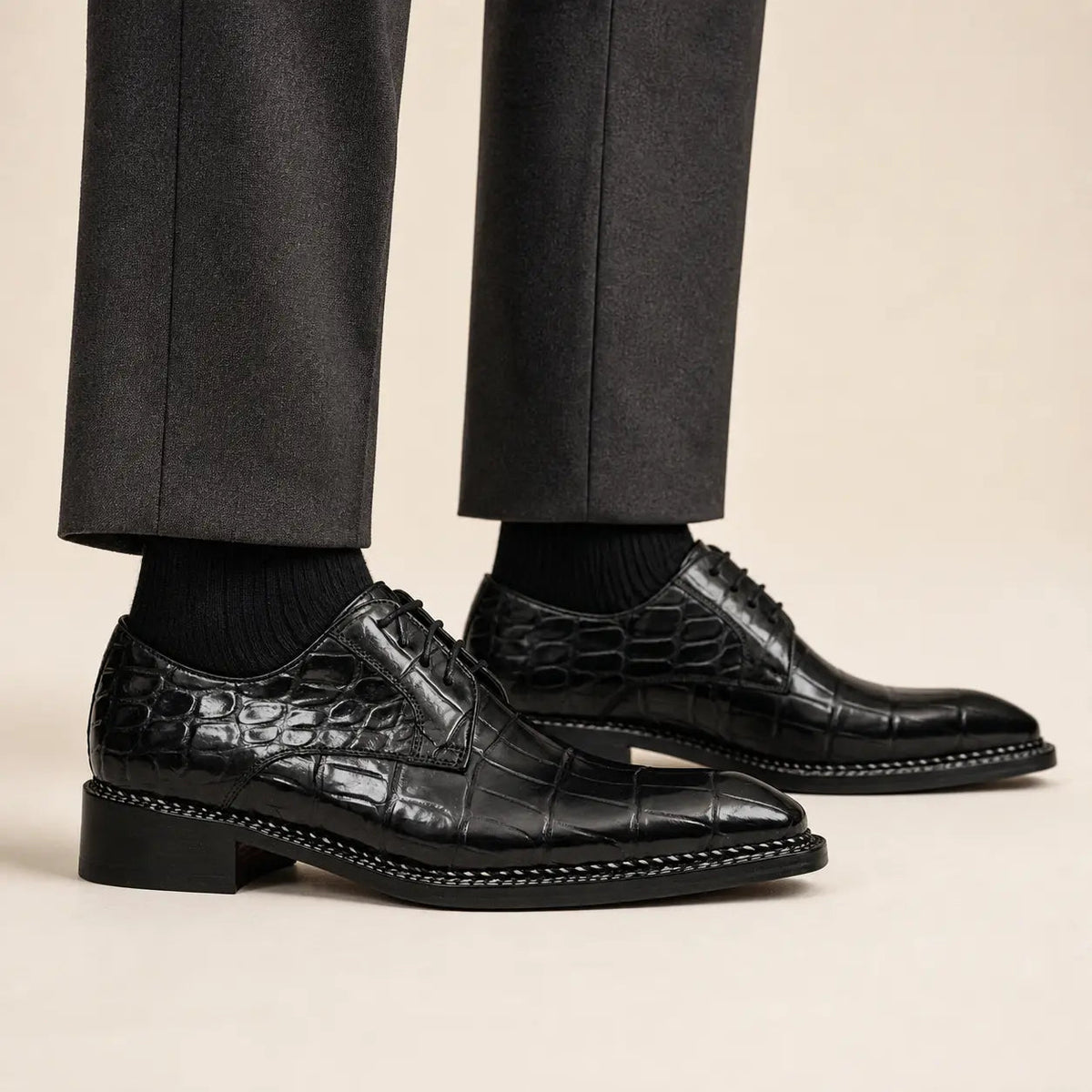 DIVINCH black crocodile Norwegian Derby worn on foot