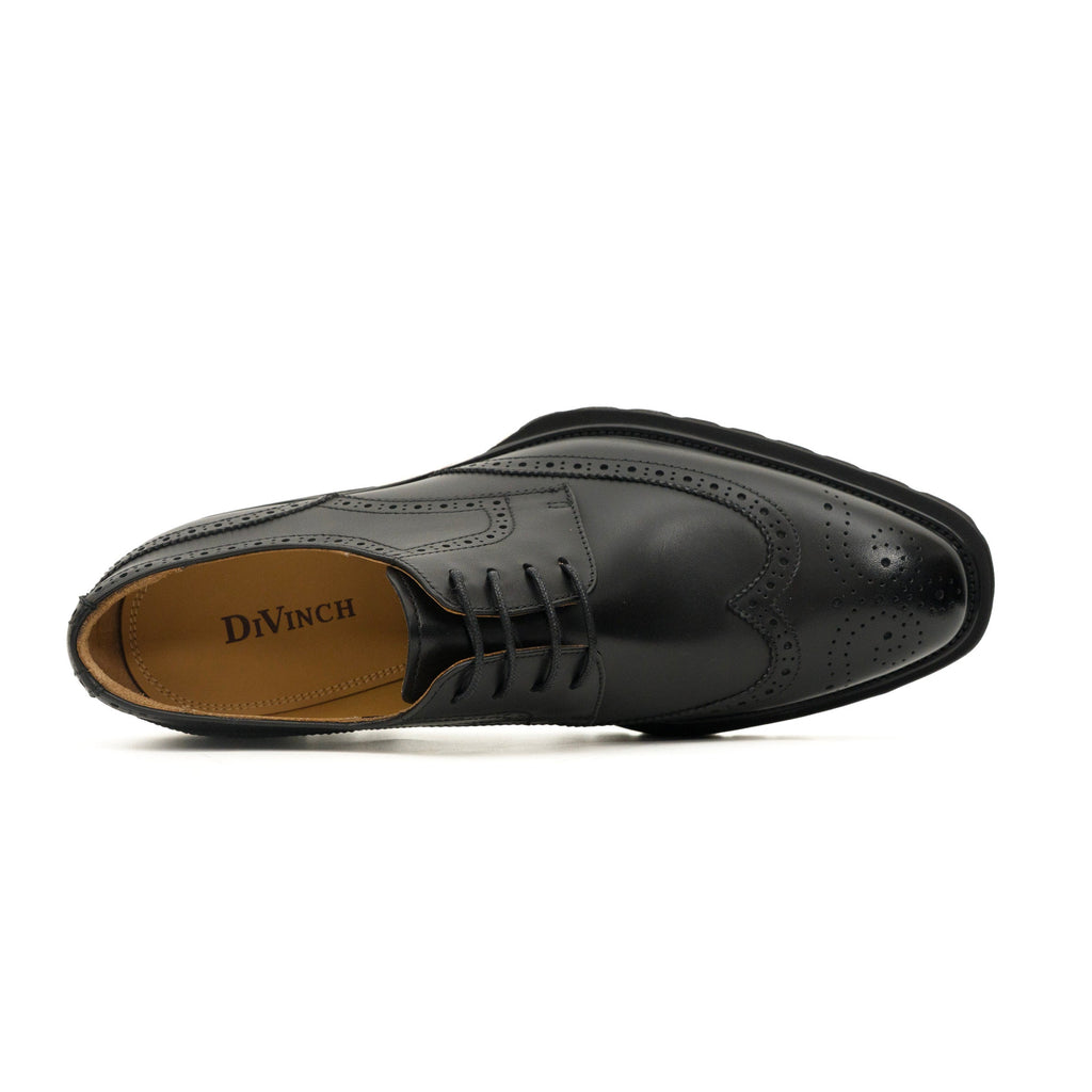 Black Glossy Lug-Sole Wingtip Derby Shoe with Toe Medallion DIVINCH