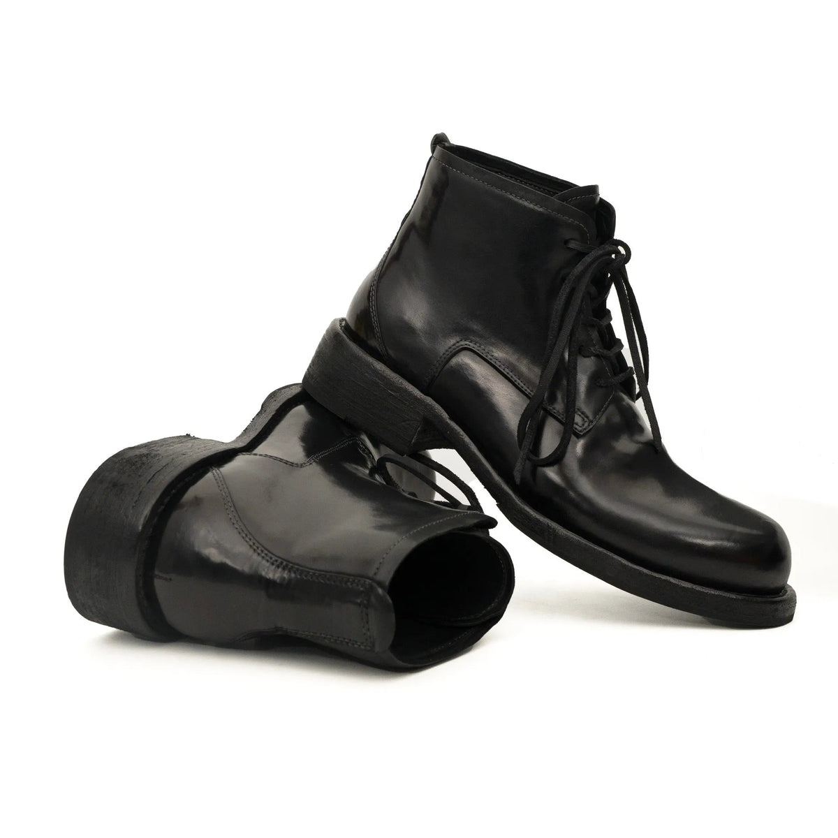 Black Horsehide Chukka Combat Boots DIVINCH