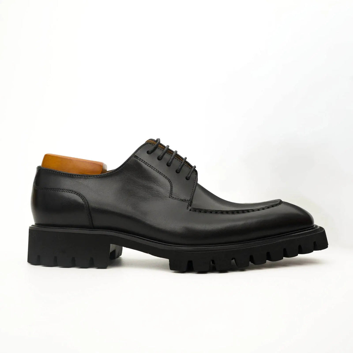 Black Lug Sole Apron Derby Divinch