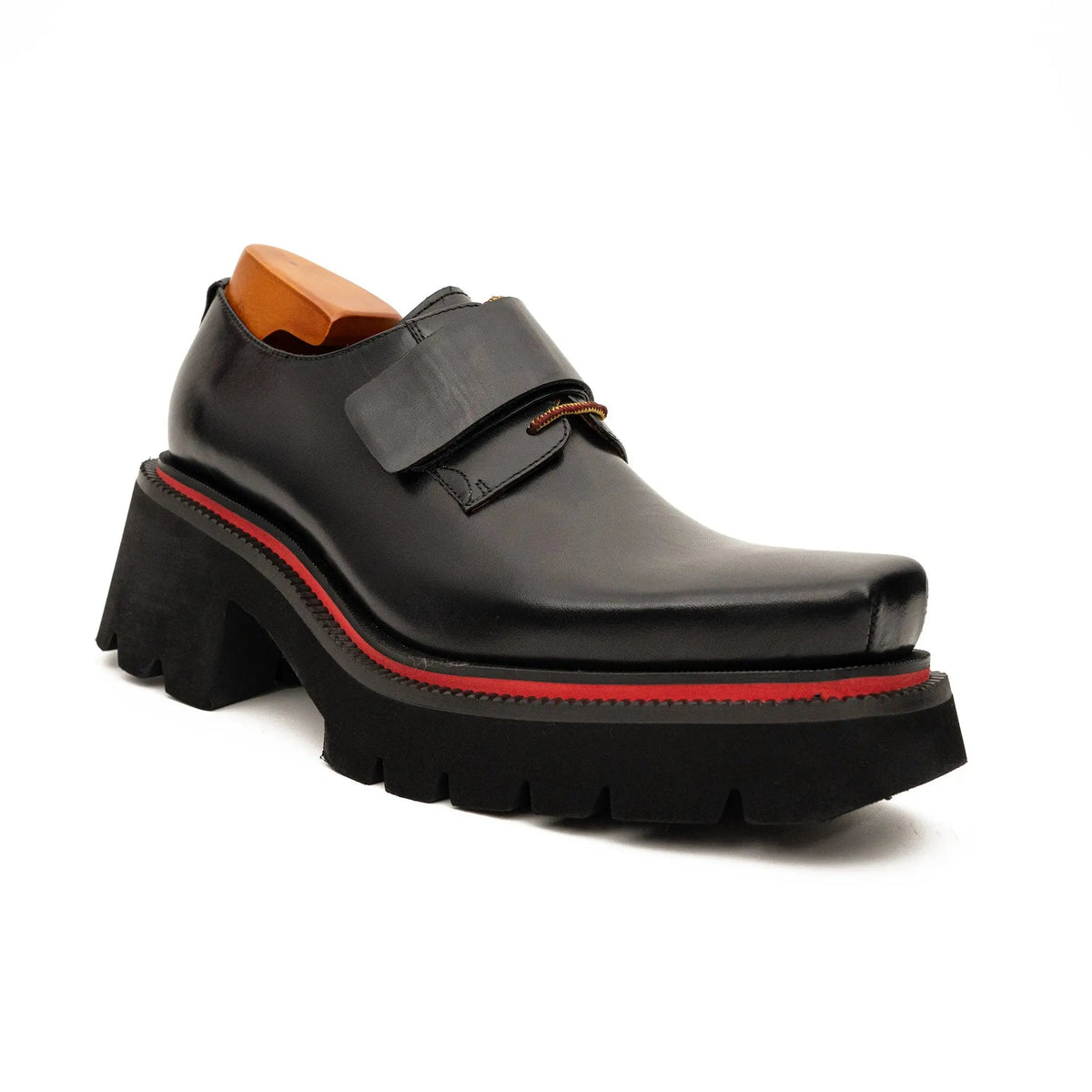 DIVINCH 5037B black lug sole strap shoes three quarter view