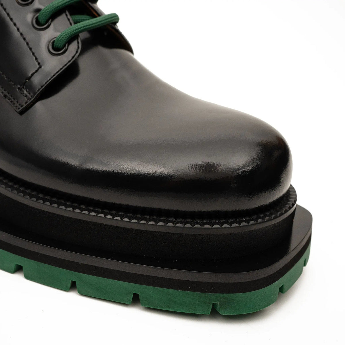 DIVINCH 8222KB-L black derby shoe toe and glossy finish detail