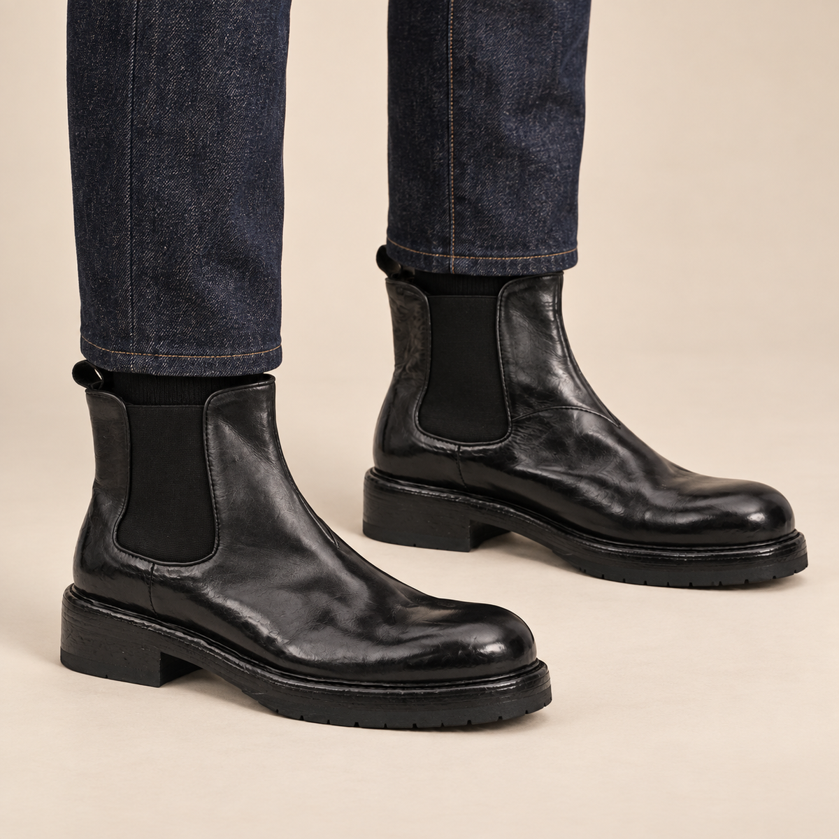 DIVINCH 261311B black washed leather Chelsea ankle boots on foot