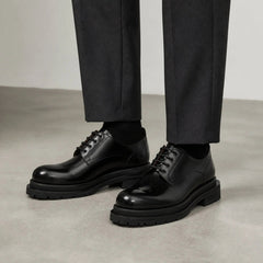 DIVINCH black polished lug sole derby shoes on foot