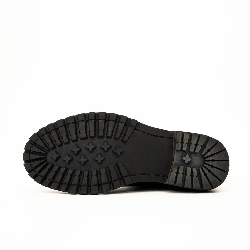 DIVINCH 5002B black lace-up boots outsole tread detail