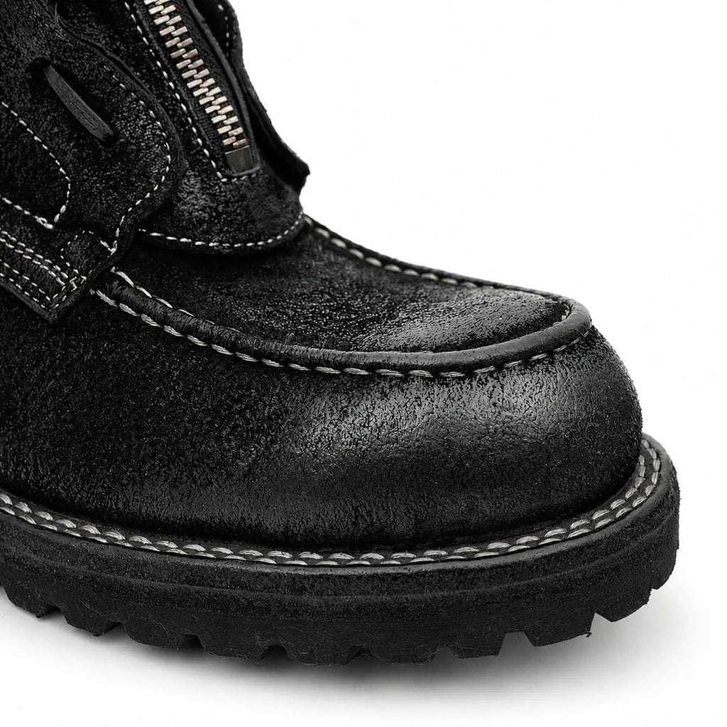 DIVINCH 5001B black textured boot toe stitching and zipper detail