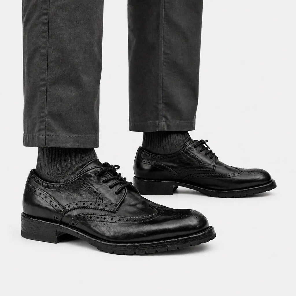 DIVINCH black washed leather lug Derby on foot