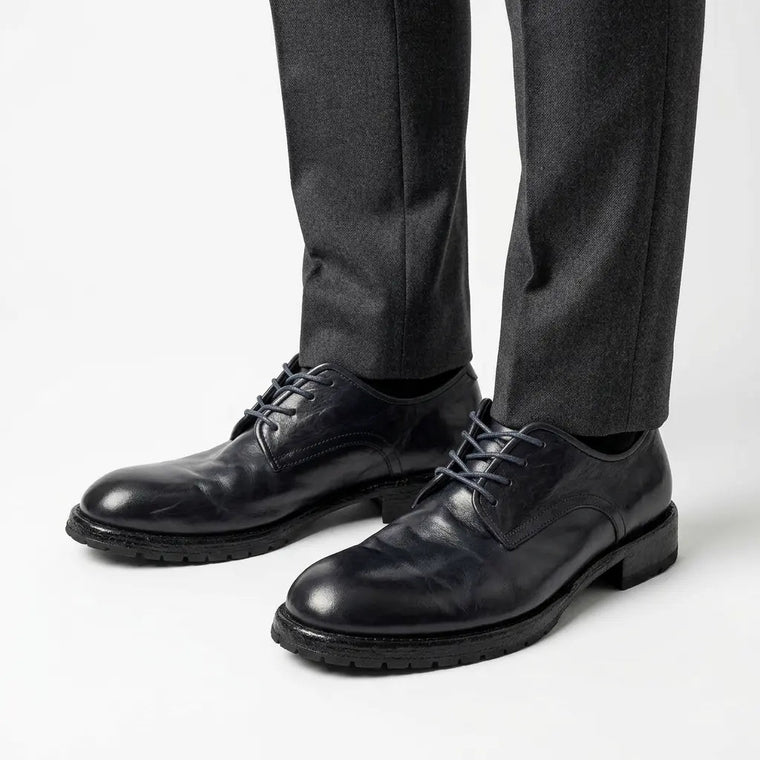 Glossy Treaded-Sole Plain-Toe Derby Shoe