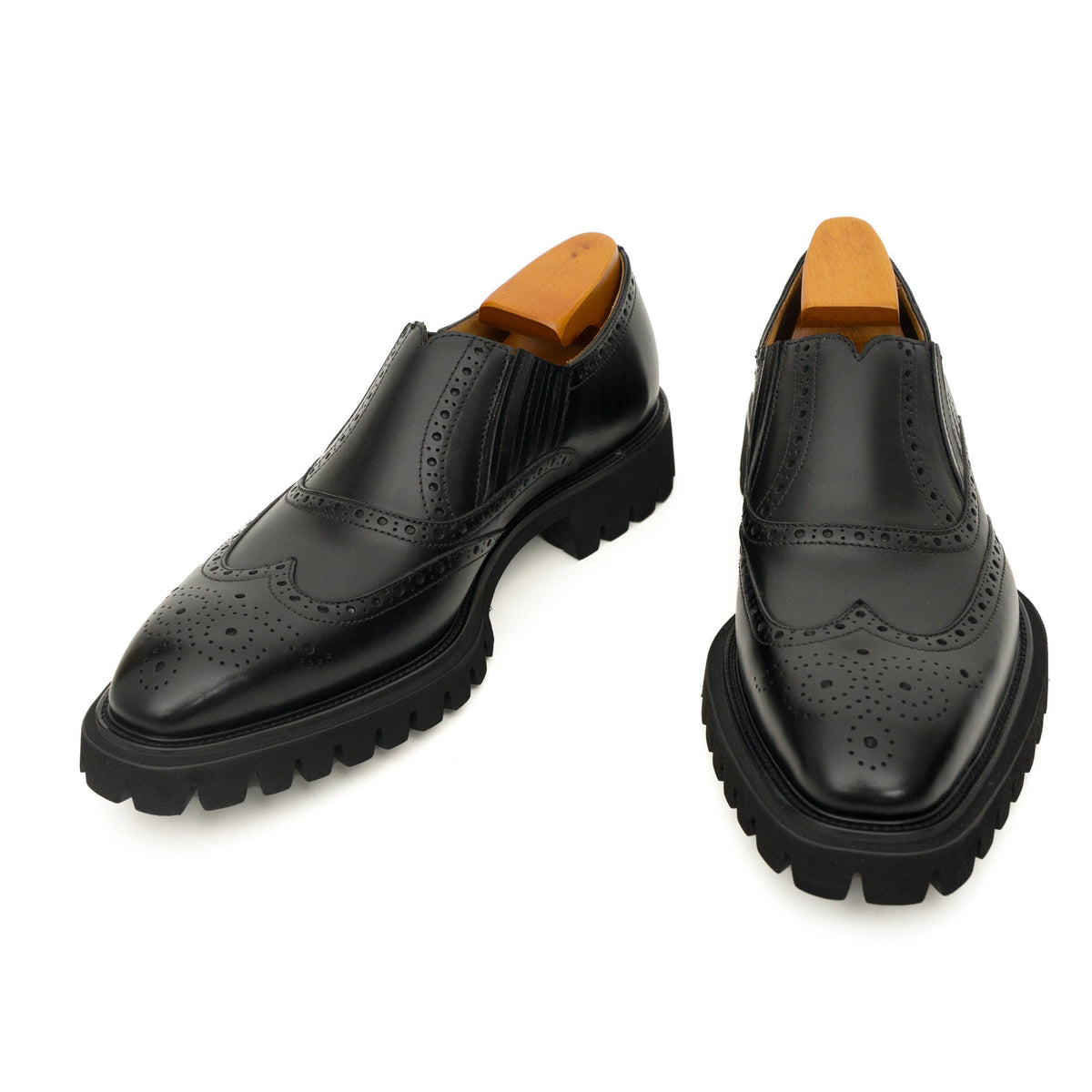 Black Wingtip Brogue Slip-On Shoes with Lug Sole DIVINCH