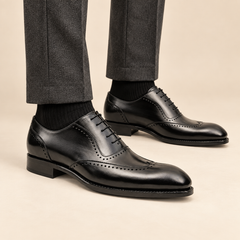 DIVINCH D802 black leather wingtip Oxford shoes on-foot hero