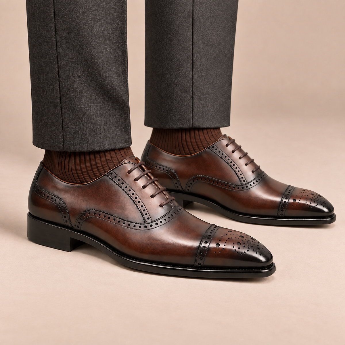 DIVINCH 1105A brown glossy cap-toe Oxford shoes on foot
