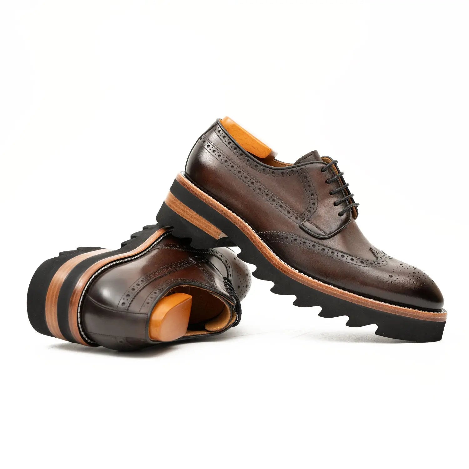 Calfskin Brogue Derby Shoes with Unique Leather Brown Divinch