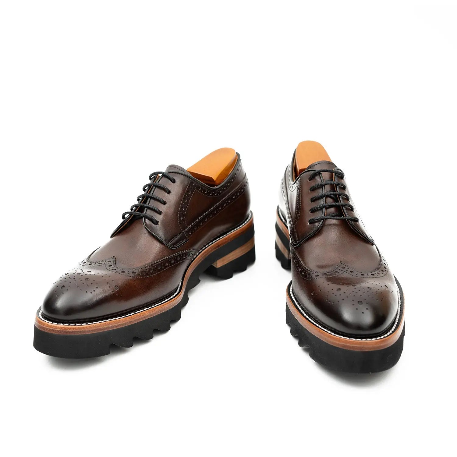 Calfskin Brogue Derby Shoes with Unique Leather Brown Divinch