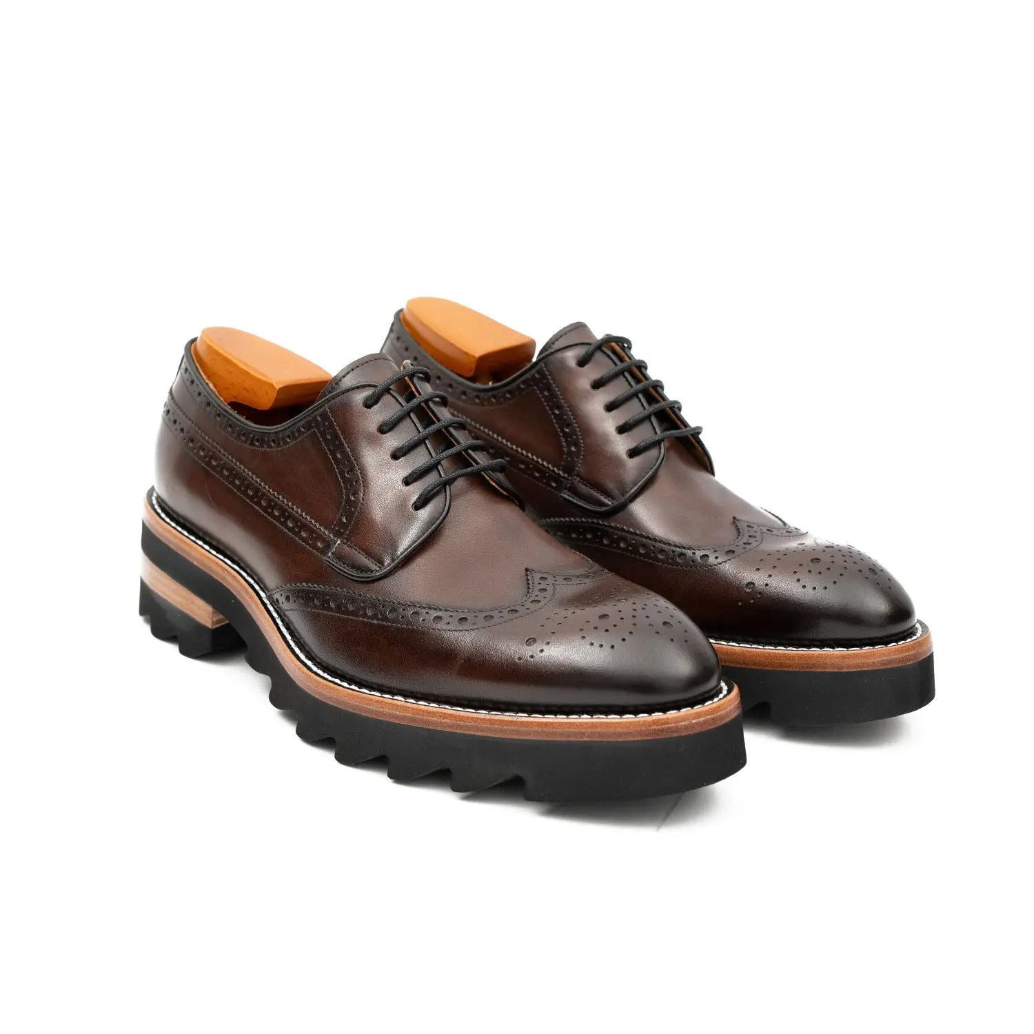 Calfskin Brogue Derby Shoes with Unique Leather Brown Divinch