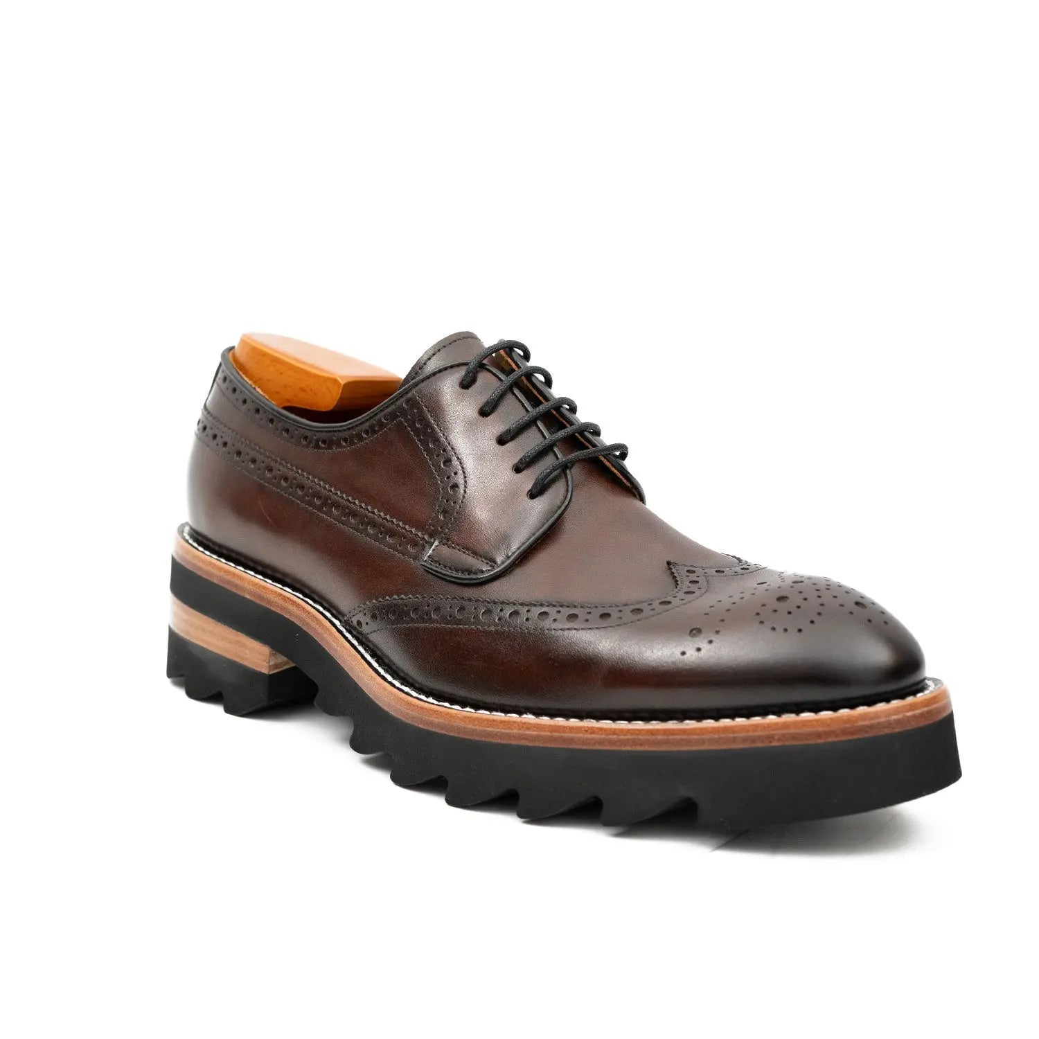 Calfskin Brogue Derby Shoes with Unique Leather Brown Divinch
