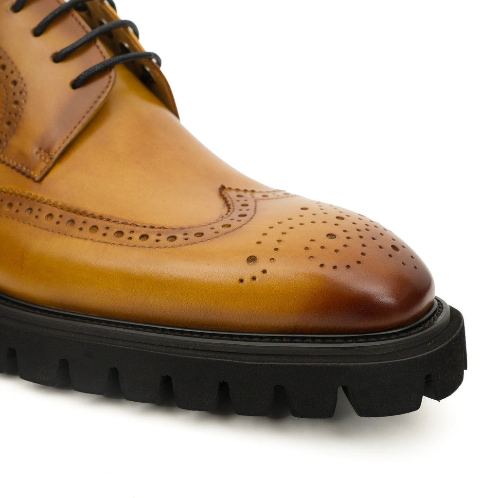 Golden Tan Brown Glossy Lug-Sole Wingtip Derby Shoe DIVINCH