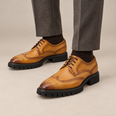 DIVINCH 6762A Golden Tan Brown Glossy Lug-Sole Wingtip Derby Shoe on foot